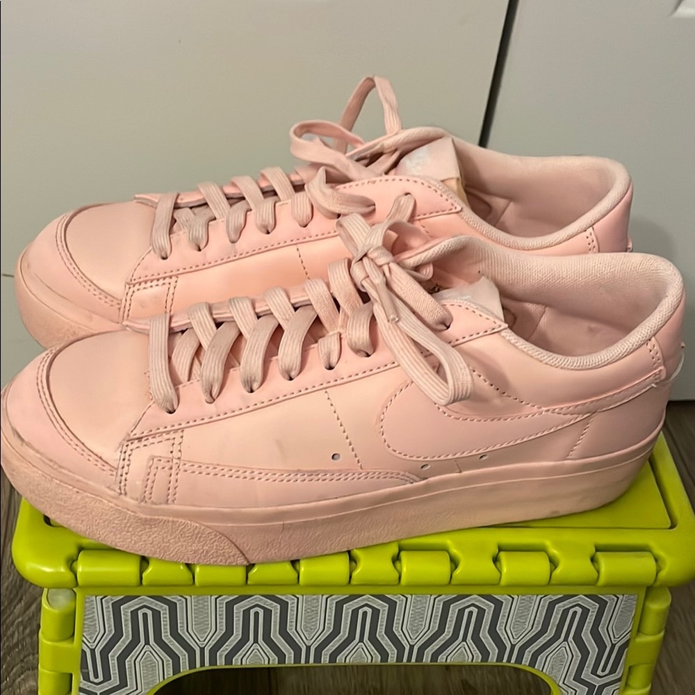 Nike Women's Pink Sneakers